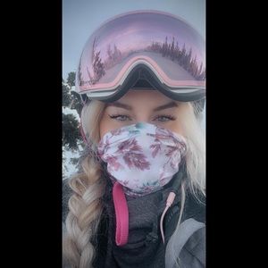 Meet your Posher, Carrie